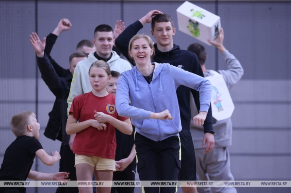 Спорт с ранних лет. Карстен познакомила ребят из соцучреждений Минска с миром армейского спорта