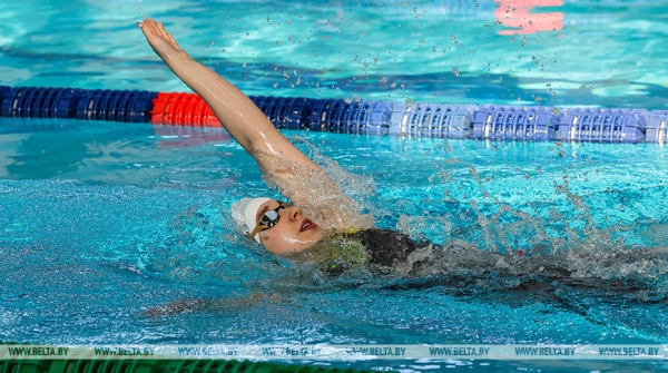 Белоруска Кулешова выиграла второе золото на турнире по плаванию в Венгрии