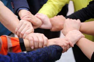 гуманитарная помощь общество