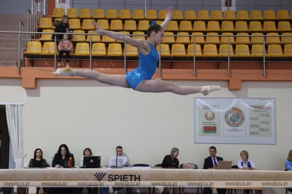 ФОТОФАКТ: В Могилеве стартовал чемпионат Беларуси по
спортивной гимнастике
